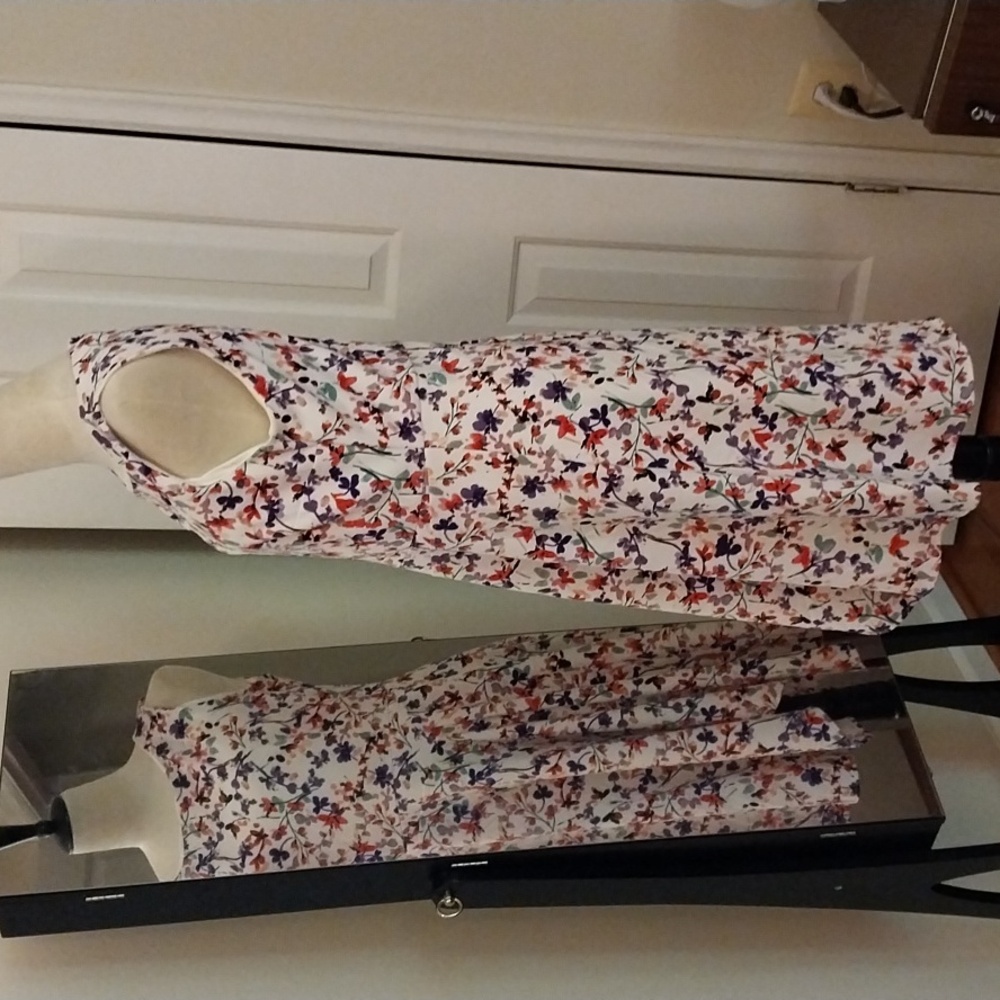 DKNY Floral Summer Dress - Picture 4 of 6